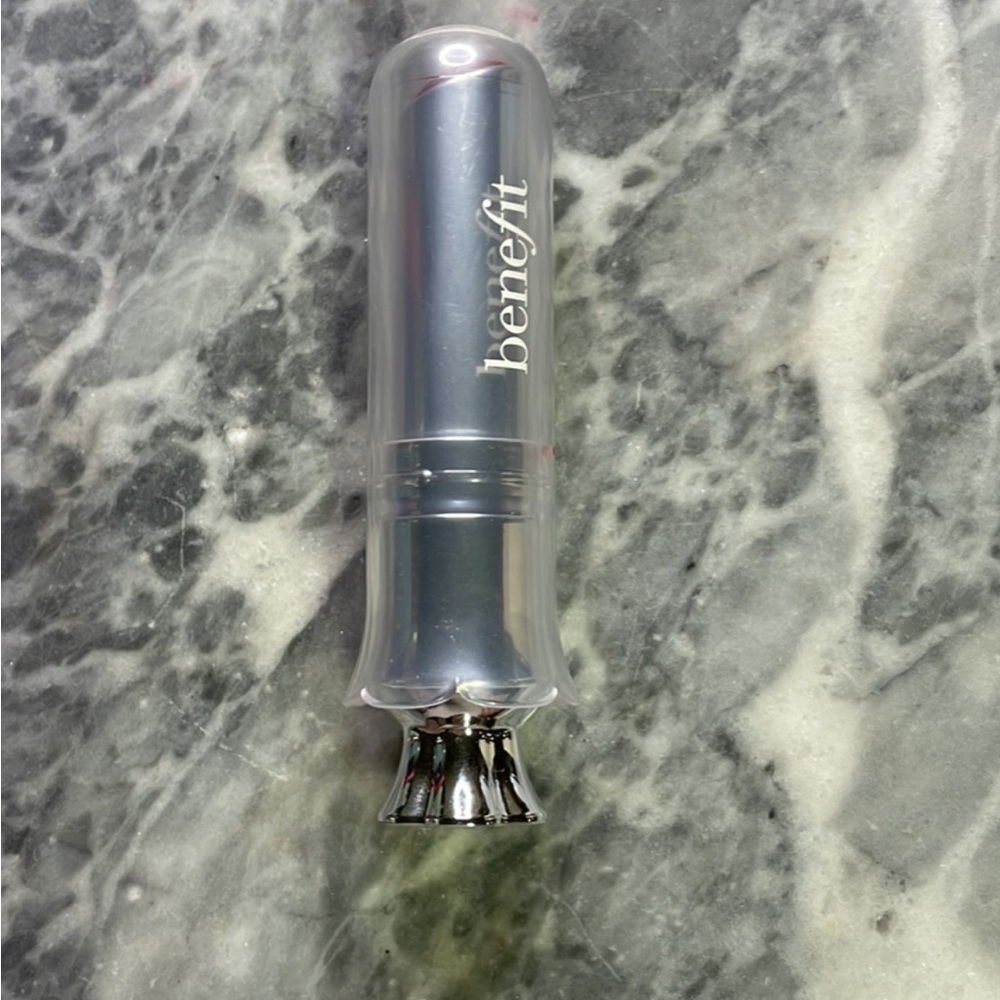 Benefit‎ Moisturizing Lip Balm Pomegranate